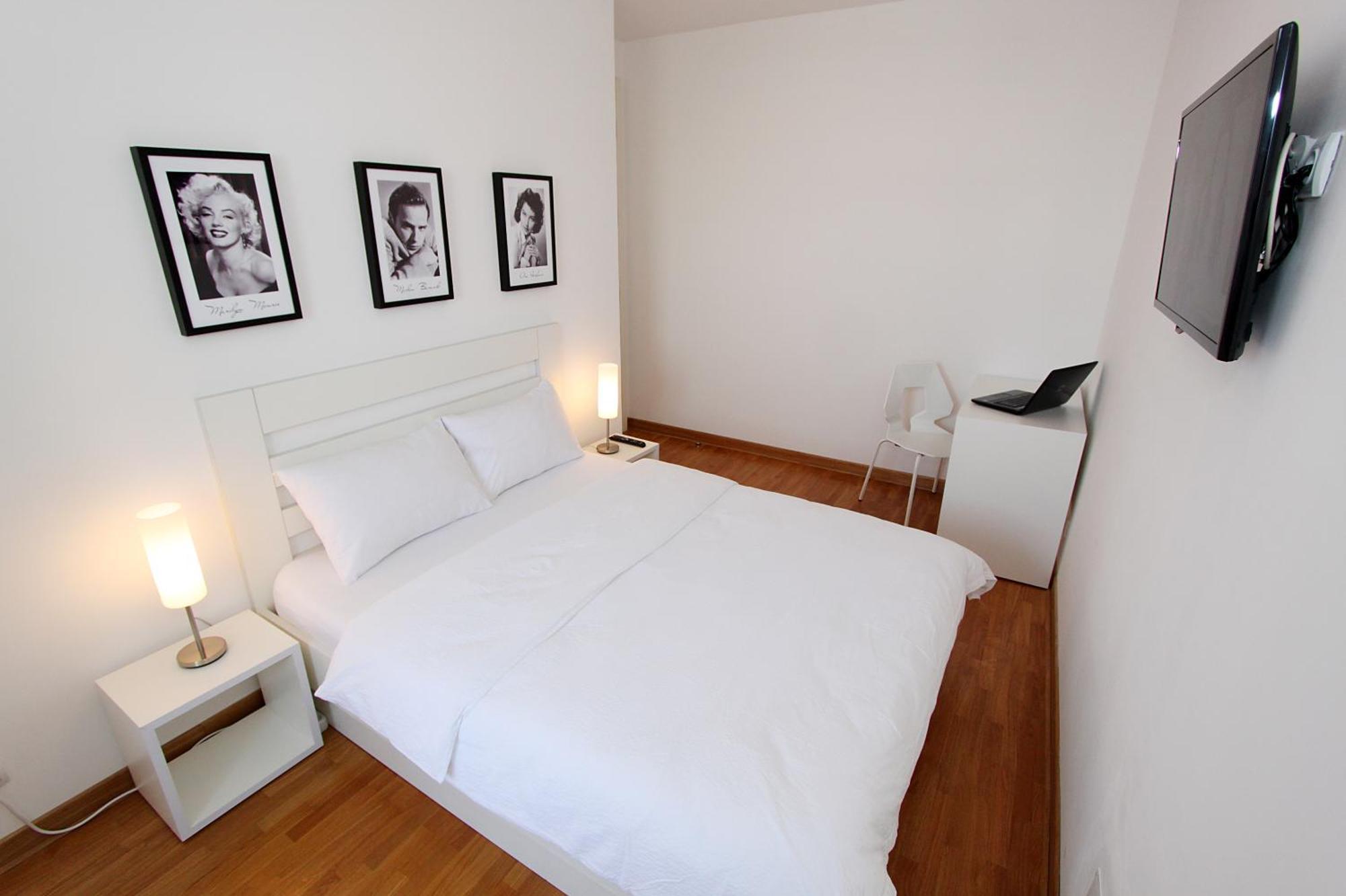 New Belgrade Apartments, Parking 5 Eur Per Day Room photo